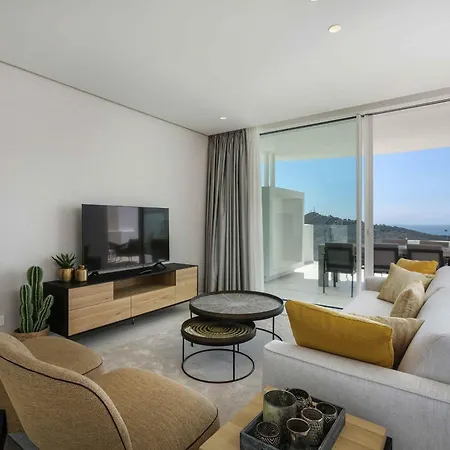 3060 With Extraordinary Sea Views In Pal Apartment